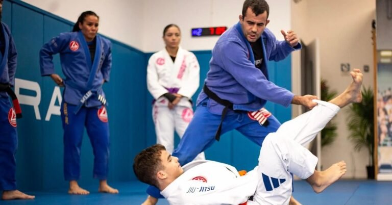 training bjj and self defense on class
